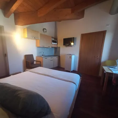 Solaria House Con Cucina ゲストハウス
